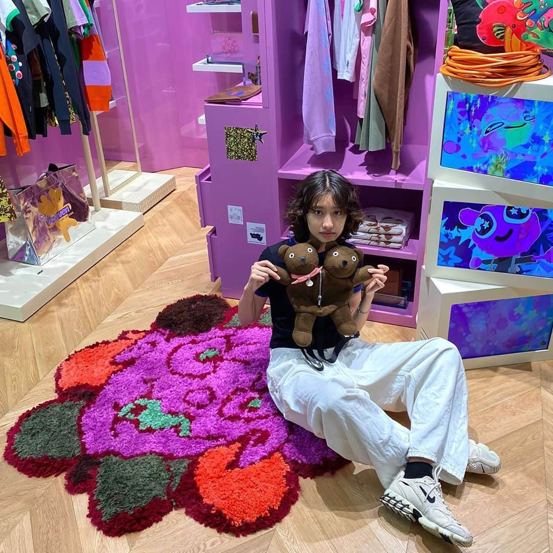 中田みのりさんのインスタグラム写真 - (中田みのりInstagram)「@marcjacobs から出た新ラインHEAVEN BY MARC JACOBS @heavn のPOP UP SHOPが渋谷PARCOで今日から9月14日まで開催してるので遊びにいってきました💕💕💕 渋谷の街中にあるポスターのQRを読み込むと壁紙がGETできるみたい！ダブルヘッドベアがかわいくてもうすでにファンです🧸💜」9月1日 19時16分 - minori_nakada