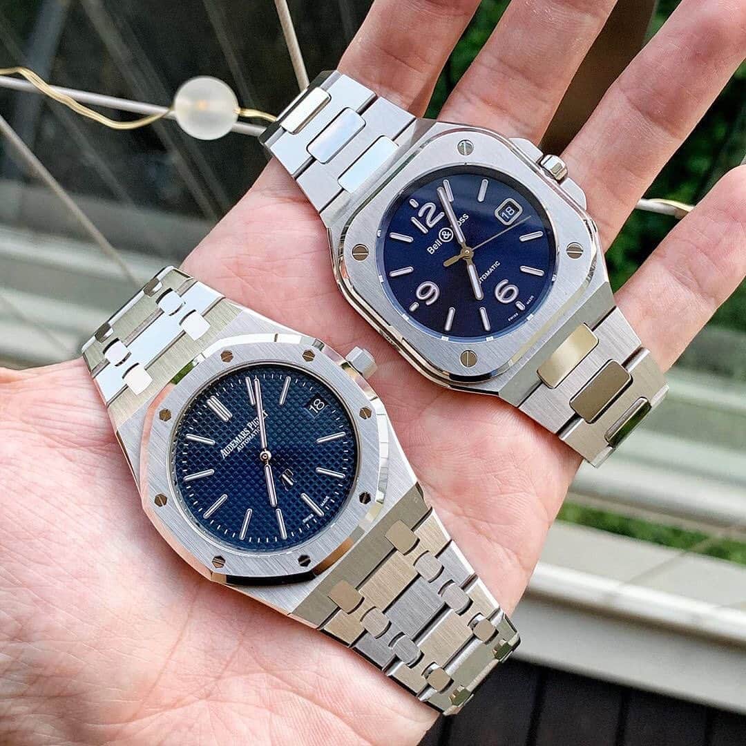 Daily Watchさんのインスタグラム写真 - (Daily WatchInstagram)「AP Royal Oak x @BellRossWatches BR 05. Both with integrated bracelet and both with blue dial 🤩 Photo by @shaneisbadong」9月2日 5時31分 - dailywatch