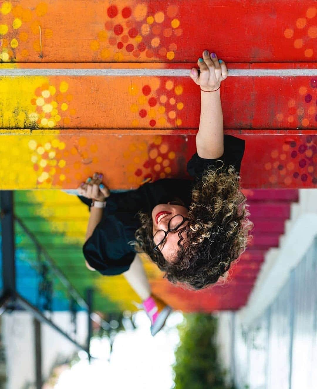 のインスタグラム：「Jump with colors @uana_cu_o and @igersbucharest 😍🌈📸❤️ #igersBucharest #igers」