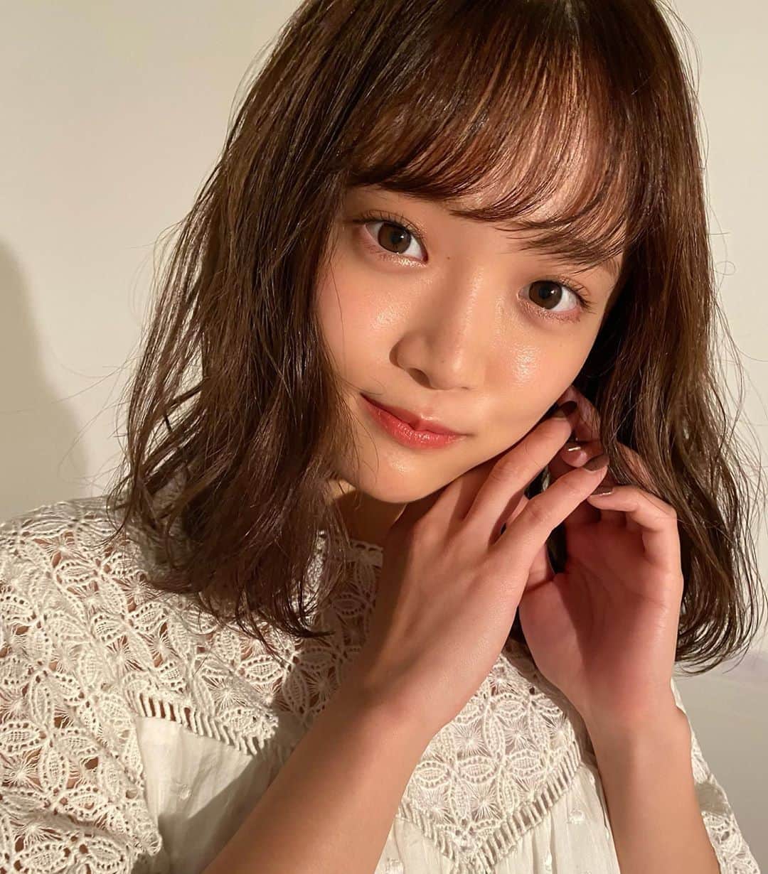 高橋有紀のインスタグラム：「@laret_official のイメージモデルをしてくれているかりんちゃん、新しいスタートおめでとう❤︎  #hairmake #osakana_yuki #たくぼかりん」