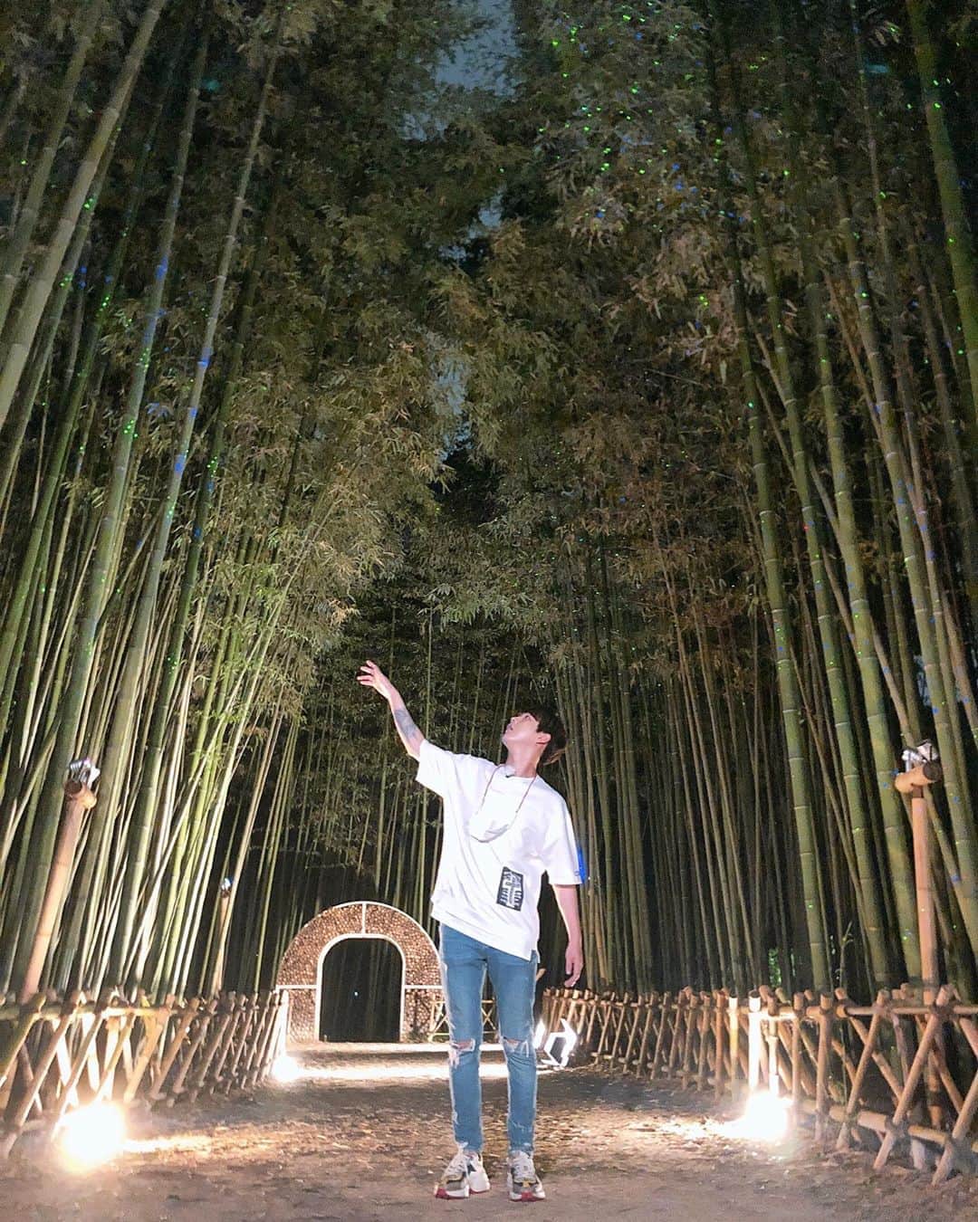 インジュン のインスタグラム：「みんな!!!!!聞いて聞いて!!! 番組からのミッションです!! キャストみんな同じ場所でとった写真を SNSにのせて誰が一番いいねを 多くもらえるかー!!!!!!!!! 1位なったら、明日番組中にインスタライブできるよー!!よろしく❤️❤️ 얘들아 방송에서하는 미션!!! 다들 똑같은 장소에서 사진찍고  누가 좋아요 제일 많은지 대결!! 우리 팬들 힘한번 보여줘ㅜㅜ 일등하면 내릴 촬영중에 인스타라이브  할 수 있어❤️❤️ . . #울산#십리대숲#은하수길 #ウルサン#태화강국가정원」