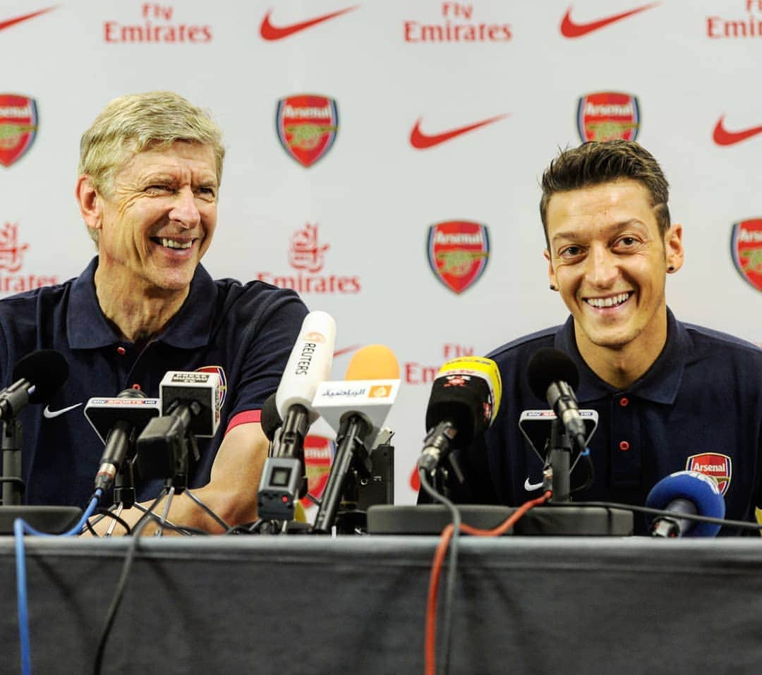 メスト・エジルのインスタグラム：「7 years ago I joined the @Arsenal family and Mon. Wenger ❤️🙏🏼 And I would not hesitate to do it all over again. #anniversary #YaGunnersYa #M1Ö」