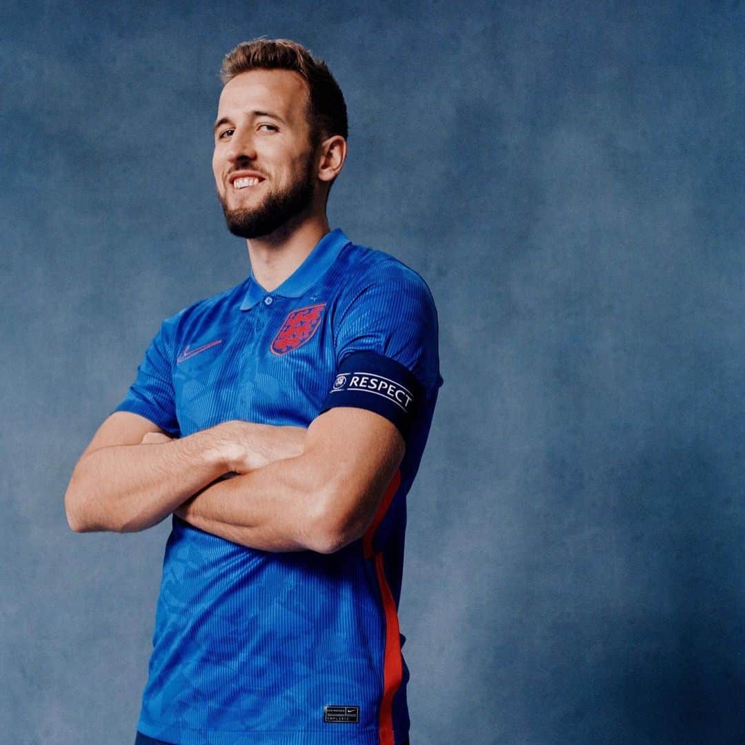 ハリー・ケインのインスタグラム：「We stand together! 🏴󠁧󠁢󠁥󠁮󠁧󠁿   @nikefootball @england #YouCantStopUs  Get your England shirt first. Link in bio.」