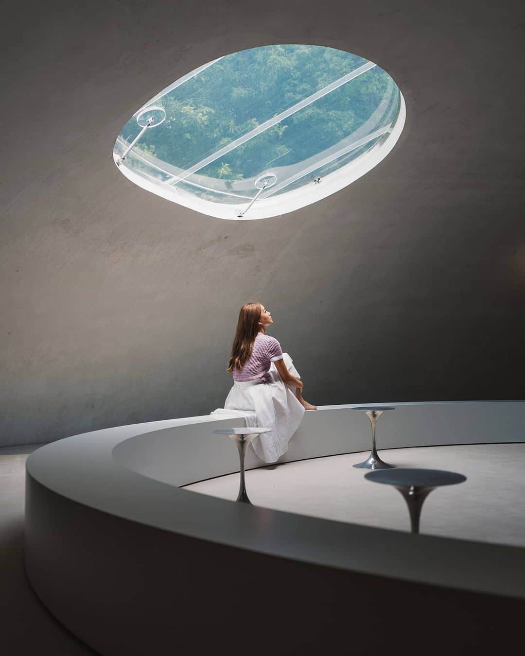 福田洋昭のインスタグラム：「That Teshima light 🕳️🔆 @kkkkkkanna」