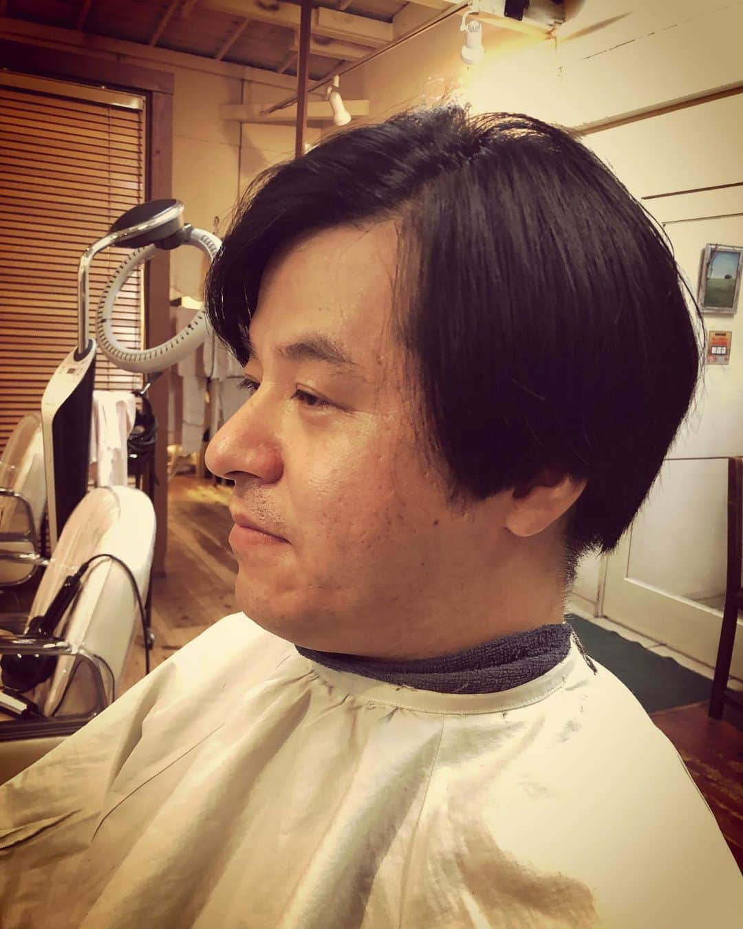 杉本知香さんのインスタグラム写真 - (杉本知香Instagram)「すゑひろがりず南條くん フォレストデビュー✂️✨ ビフォアーのセットしてない姿は…。 場末の不動産屋の社長ぽかったので、横顔を見る佐田くんの顔っ🤣 キャラもあるので極端なイメチェンはしないように、おまかせカット😆 仕事で着物着る時はジェルでオールバックにカチッとかっこよくなる予定😊 何も付けなくても自然な感じになるように オンとオフがいい感じな仕上がりにしました✂️✨  #中目黒美容室#おまかせカット #すゑひろがりず南條 #すゑひろがりず  #バッドボーイズ佐田 #バッドボーイズ#佐田正樹 #佐田ビルダーズ#総長系YouTuber #山本吉貴」9月1日 22時12分 - sugimotoc