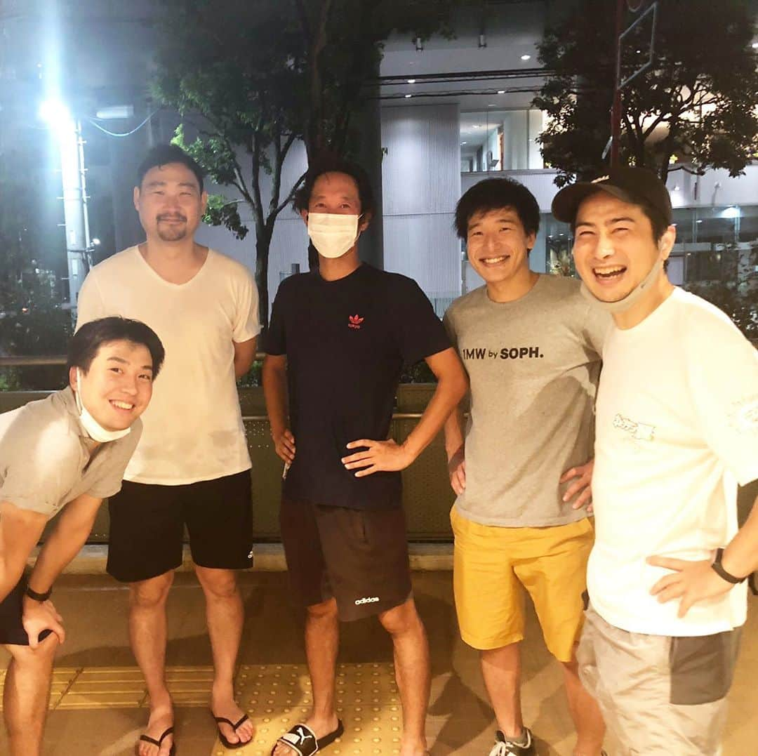 大川佑のインスタグラム：「この前のマンフト。  働く場所が変わろうと、ボールがあれば一つになれる。  #マンデーナイトフットボール」