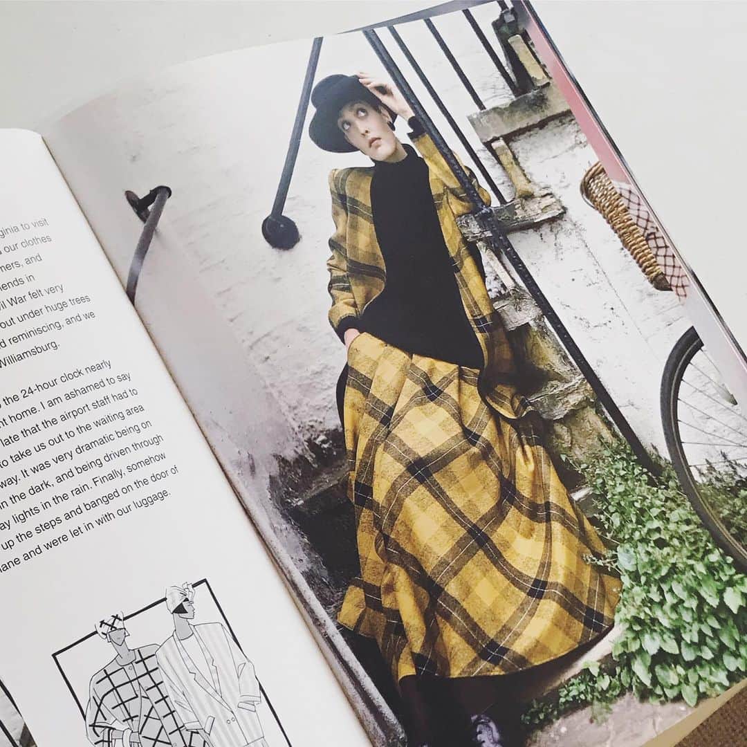 キャロライン チャールズのインスタグラム：「Looking back to Autumnal checks and textured cloth as we enter September 🍂  #autumn #september #newseason #checked #fabric #fashion #fashionstyle #fashiongram #fashionista #lifestyle #style #british #britishfashion #britishdesigner #fashiondesigner #ladieswear #womenswear #autumnwinter #fashionshoot #seasonalstyle #ootd #ootdfashion #london #england #design」