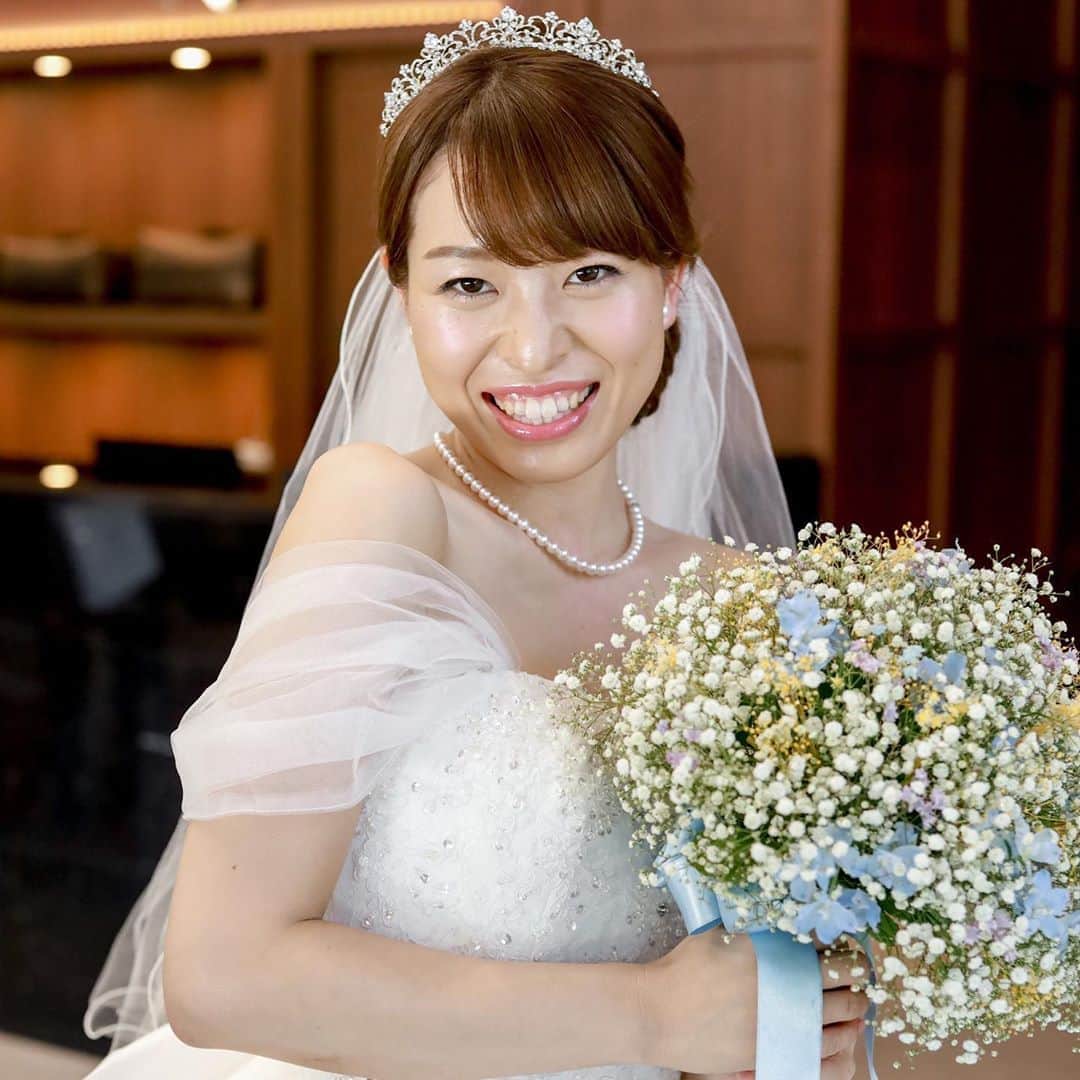 Tomoyo Kitamuraさんのインスタグラム写真 - (Tomoyo KitamuraInstagram)「先日の花嫁様♡ 一日の始まりはクラシカルアップから 💒グランドオリエンタルみなとみらい 出張ブライダルヘアメイクご予約可能日 9,10月🈳あります。 11月以降もお問い合わせ下さいませ♡ 全国出張も可能です。 メニュー料金表はホームページにございます。 お気軽にお問い合わせくださいませ♡ ブライダル→ @blanche_bride  サロン→ @blanche_ginza  #ヘアアレンジ #ヘアセット #ヘアスタイル  #ブライダル #ブライダルヘア  #ウェディングドレス #外注ヘアメイク  #東京會舘花嫁 #結婚式 #花嫁 #プレ花嫁 #コンラッド花嫁 #ホテルウェディング  #グラハイ花嫁 #美容師 #出張ブライダル  #ヘアメイク #ホテル婚  #出張ブライダルヘアメイク  #和装 #色打掛 #白無垢 #和髪 #ハツコエンドウ  #2020冬婚 #2021夏婚 #2020秋婚 #2021春婚」9月1日 22時43分 - tmy_o3.pugmi