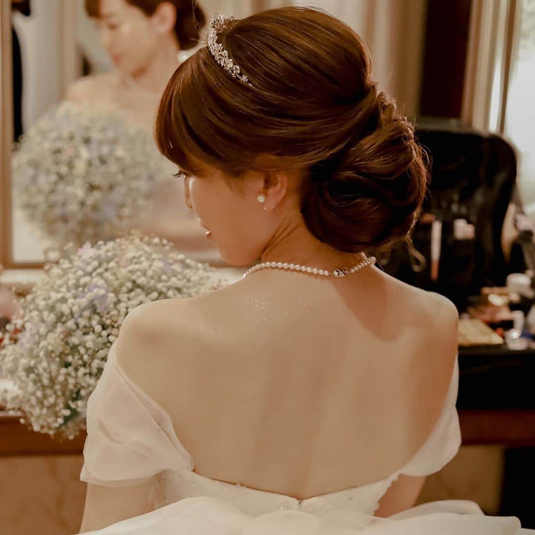 Tomoyo Kitamuraさんのインスタグラム写真 Tomoyo Kitamurainstagram 先日の花嫁様 一日の始まりはクラシカルアップから グランドオリエンタルみなとみらい 出張ブライダルヘアメイクご予約可能日 9 10月 あります 11月以降もお問い合わせ下さいませ 全国