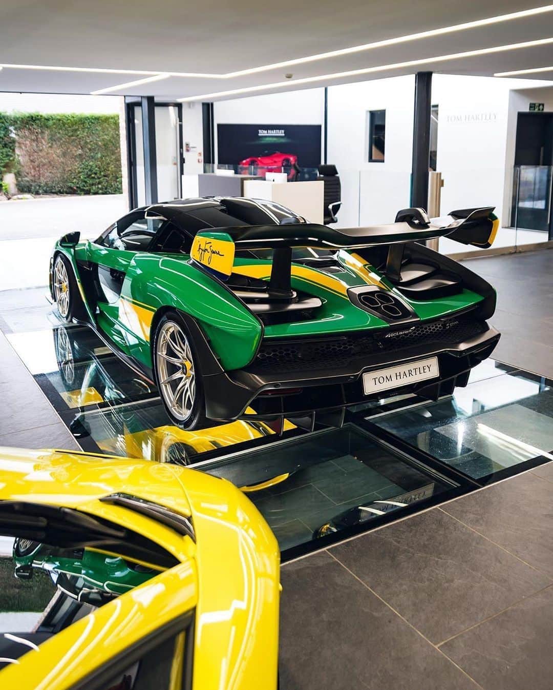 CarsWithoutLimitsさんのインスタグラム写真 - (CarsWithoutLimitsInstagram)「Brazil Inspired #Senna 🇧🇷  Photos @tfjj  #carswithoutlimits #mclaren」9月1日 22時59分 - carswithoutlimits