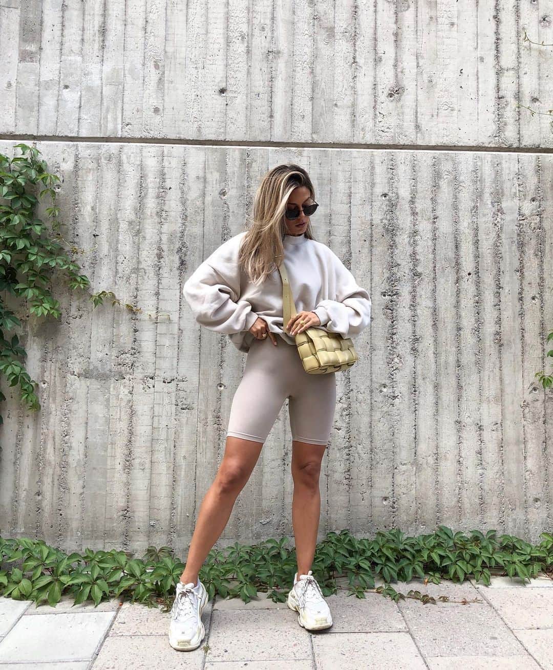 Bianca Ingrossoさんのインスタグラム写真 - (Bianca IngrossoInstagram)「The most perfect beige sweater goes to @linnahlborg @lxathelabel」9月1日 23時04分 - biancaingrosso