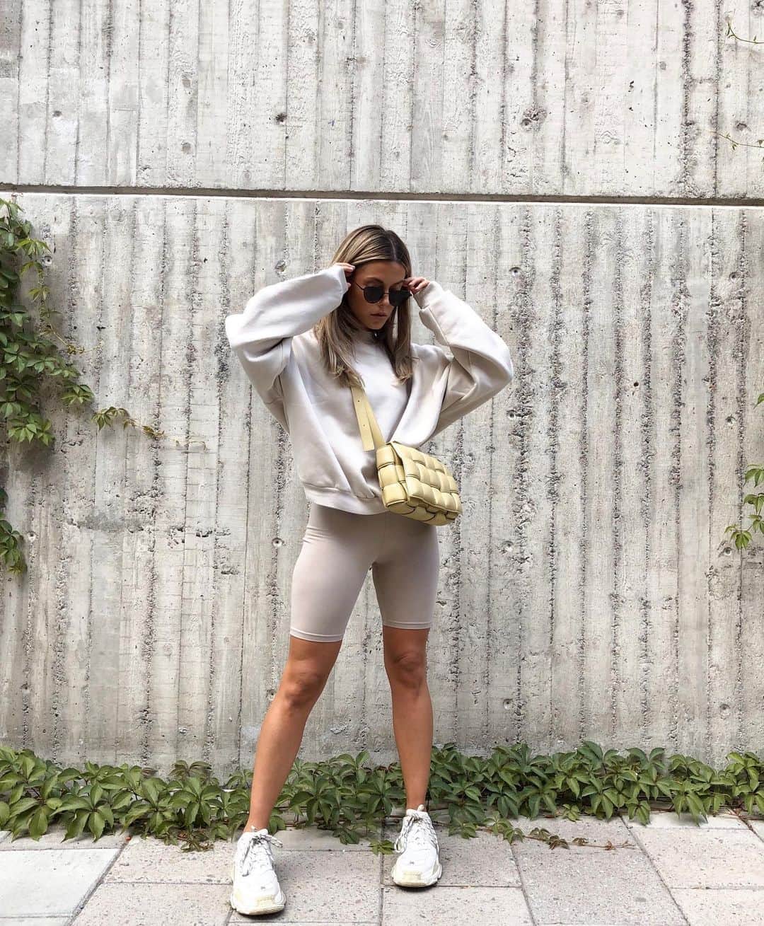 Bianca Ingrossoさんのインスタグラム写真 - (Bianca IngrossoInstagram)「The most perfect beige sweater goes to @linnahlborg @lxathelabel」9月1日 23時04分 - biancaingrosso