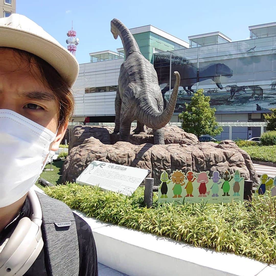 須貝駿貴さんのインスタグラム写真 - (須貝駿貴Instagram)「先週末は福井県立恐竜博物館での生放送でした。懐かしの恐竜博物館だったわね。 へしことぴんぴん焼きも食べたわよ。」9月1日 23時10分 - sugai_shunki