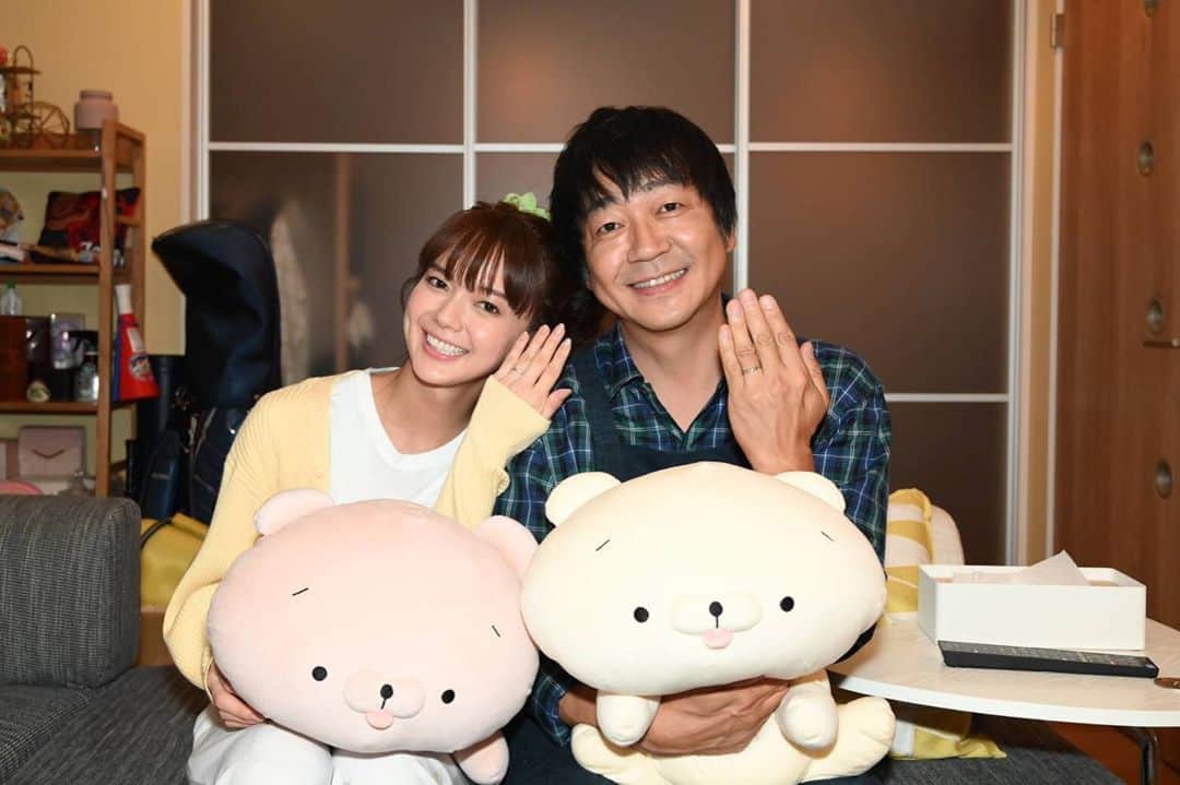 【公式】私の家政夫ナギサさんのインスタグラム：「#わたナギ 最終回ご覧いただきありがとうございました❣  言いたいことは沢山沢山ありますが、 ひとまず…………  来週もみんなでわたナギ観ましょう！！やったー！💙💙 『新婚おじきゅん！特別編』放送決定です！！ ❤ 来週は、2時間SPなので"火曜よる8時57分"から放送です！ お間違いなく…♡♡ああ、楽しみです😏♡♡  #いちごパイ食べる２人 #可愛すぎませんか！！！！ #これが甘い新婚生活か！！😇♡ #消臭スプレーかけるナギサさん……笑 #亭主関白バージョンのナギサさん #軽率に恋です #おじキュン です #ダイビングハグ可愛い❤️ #来週は甘い新婚生活が始まって1ヶ月 #お互いのうっぷん爆発…！？ #夫婦喧嘩しちゃうの！？ #来週もわたナギが見れるなんて！！♡ #来週も引き続きよろしくお願いします🙆  #わたナギ #私の家政夫ナギサさん #多部未華子 #大森南朋 #瀬戸康史 #眞栄田郷敦 #tbs #火曜ドラマ #特別編 #9月8日  #火曜よる8時57分」