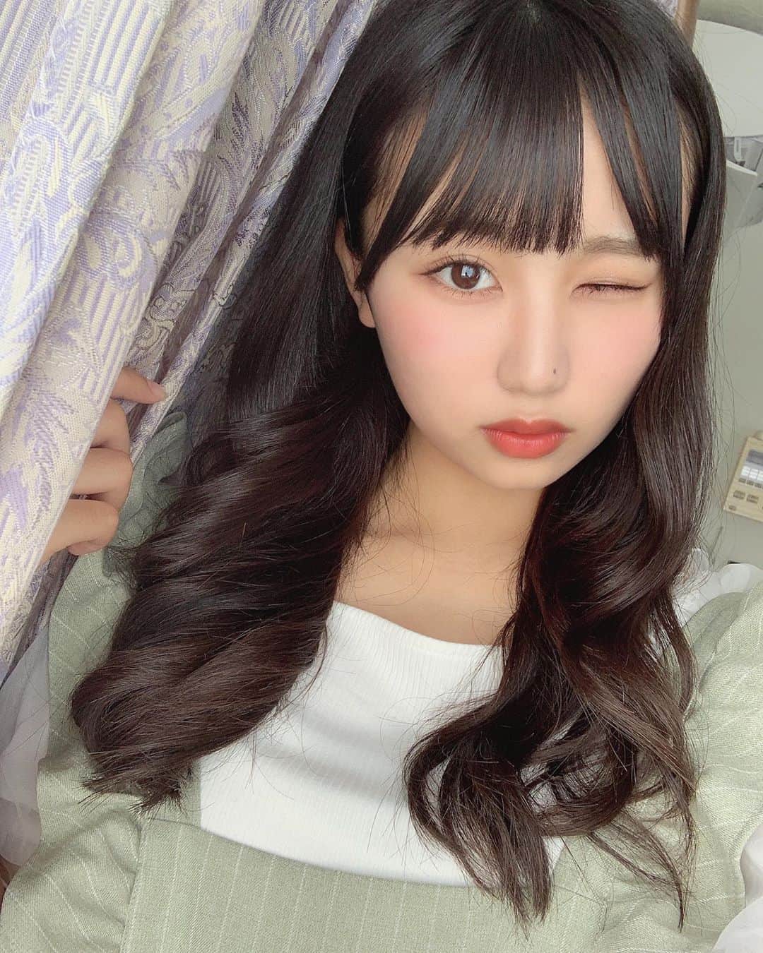  ジュニアアイドルImouto.tv Kurumi Miyamaru 宮丸くるみさんのインスタグラム写真 - (宮丸くるみInstagram)「wink♥ ・ ・ ・ #リリバリ #lilyofthevalley # アイドル #idol #jk #17歳 #高校生 #巻き髪 #ロングヘア #ぱっつん前髪 #黒髪」9月1日 23時37分 - k_r_m1225