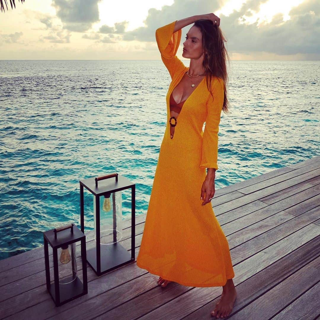 アレッサンドラ・アンブロジオさんのインスタグラム写真 - (アレッサンドラ・アンブロジオInstagram)「Sunset Bliss 🧡🌅💜」9月1日 23時38分 - alessandraambrosio