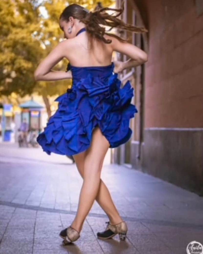 アイリーン・オルベラさんのインスタグラム写真 - (アイリーン・オルベラInstagram)「Bienvenido Septiembre!!! .... Welcome September!!! . . . #pequeñabailaora #feliz #flamenco #agradecida #momentosinolvidables #cajitamagica❤ #flamencodancer #dancer #ireneolvera08 #picoftheday #bienvenido #septiembre #welcome #september #dress @lily.vestuarios #fotografía @anita_torres_fotografia」9月1日 23時51分 - ireneolvera08