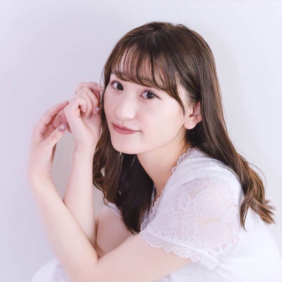 のインスタグラム：「. いつも応援してくださり、支えてくださる皆様、本当にありがとうございます🙇🏻‍♀️✨  Twitterやインスタなどでのメッセージやコメント、反応などに日々支えられています🌸 . そして本日より投票がスタート致しました！！ 皆様の１日１票がとてもとても大事です。  自分らしさ、そして支えてくださる皆様への感謝の気持ちを大切に、本番当日まで精一杯ミスコン活動に取り組んで参ります🍀  一緒に桜姫を盛り上げてくださると嬉しいです！よろしくお願いいたします🌸  ミス共立女子桜姫No.3 岡崎まどか」