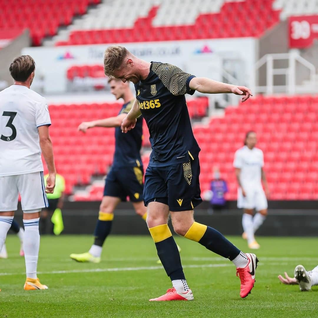 ストーク・シティFCさんのインスタグラム写真 - (ストーク・シティFCInstagram)「👌 Three goals from @_nathancollins , @lgreggers9 and Ince secured a 3-0 pre-season win against Leeds United at the bet365 Stadium this afternoon. #SCFC 🔴⚪」9月1日 23時59分 - stokecity