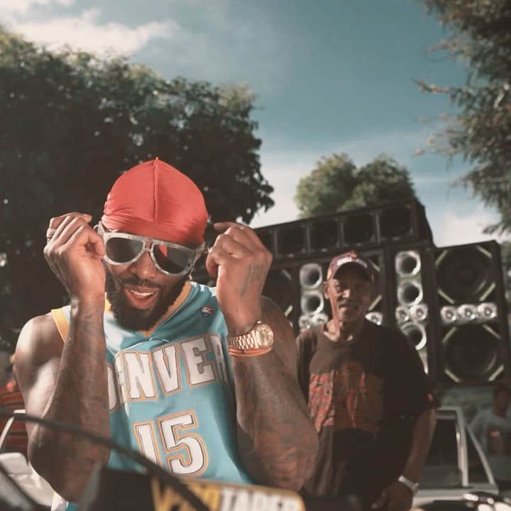 ホセ・レイエスのインスタグラム：「5mil comentarios y lo suelto🤔🚨🚨🇩🇴👽 @chaelproduciendo 🔌」