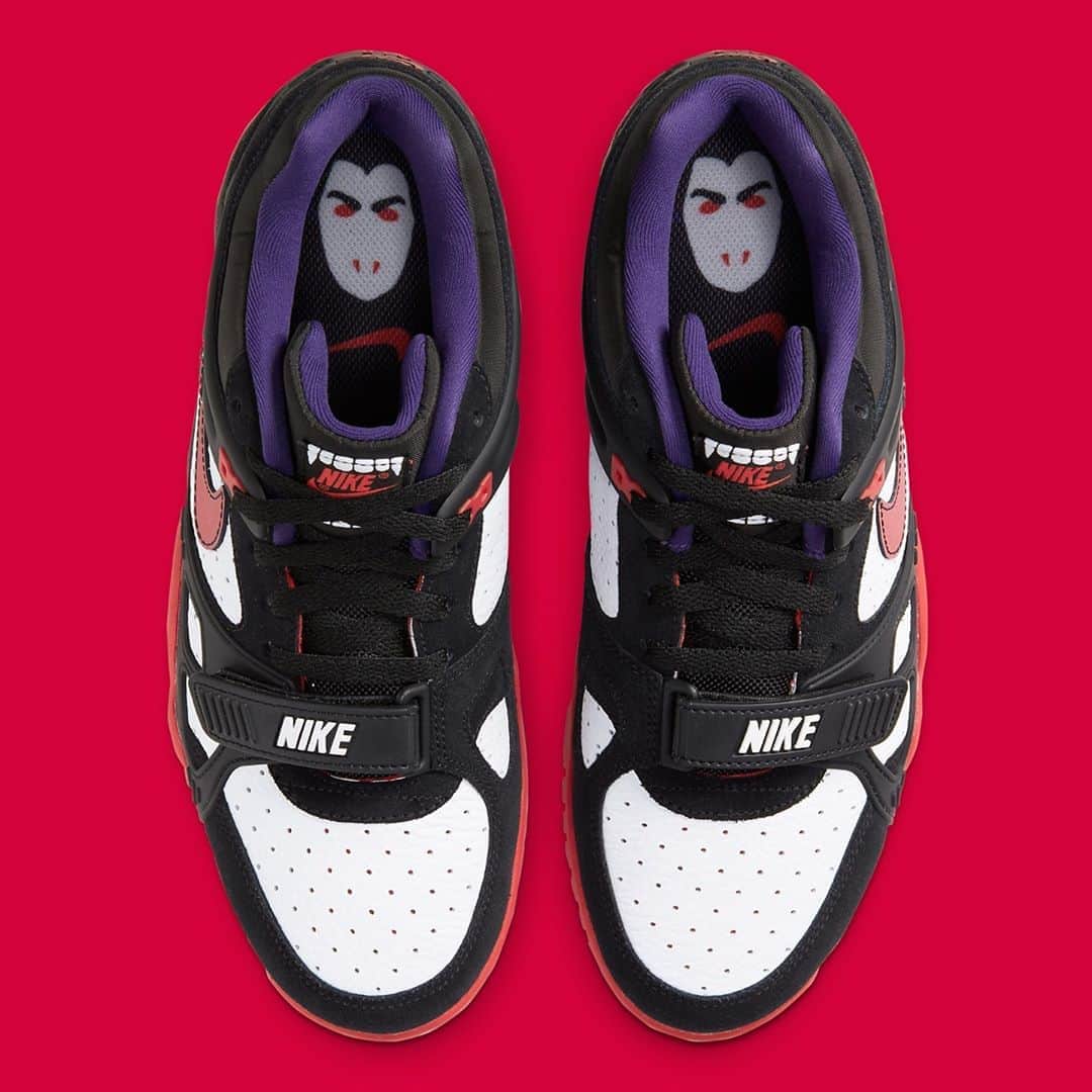 Sneaker Newsさんのインスタグラム写真 - (Sneaker NewsInstagram)「Nike continues its spooky turn for the upcoming Halloween holiday with the Air Trainer 3 "Dracula". Sink your teeth into these in the coming weeks! Hit the link in our bio for a closer look.」9月2日 0時05分 - sneakernews