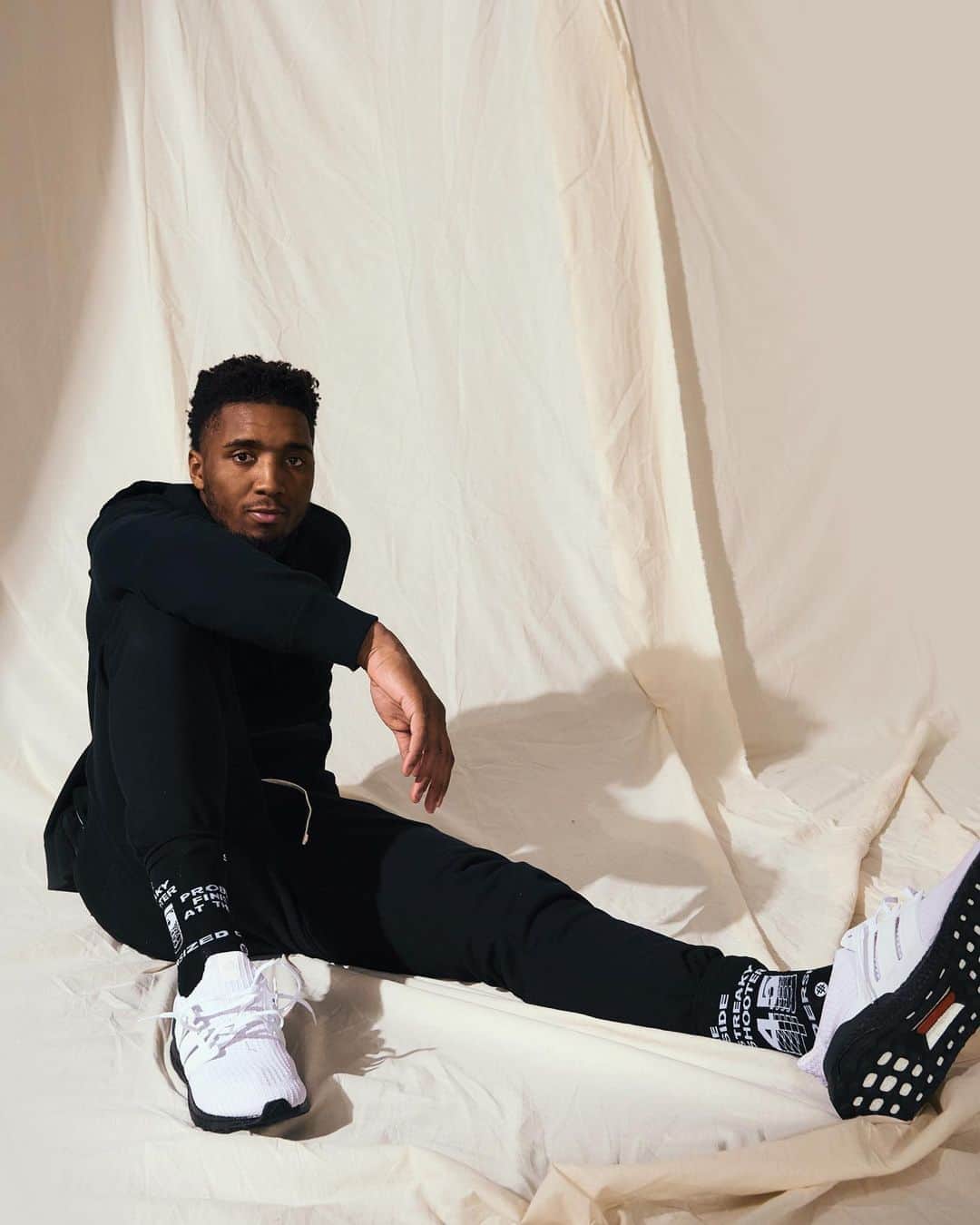 のインスタグラム：「🗣“Streaky Shooter” 🕷 Leading 2020 Playoffs in Scoring  🗣”Problems finishing at the rim” 🕷2019 Slam Dunk Champion   🗣 “Undersized Guard on the short side” 🕷 NBA All-Star  Donovan Mitchell loves his haters. His new signature sock pulls from negative things said about him during the NBA Draft, and serves as motivation to keep proving 'em wrong. @spidadmitchell  Tap to shop 👆🏽 #punksandpoets」