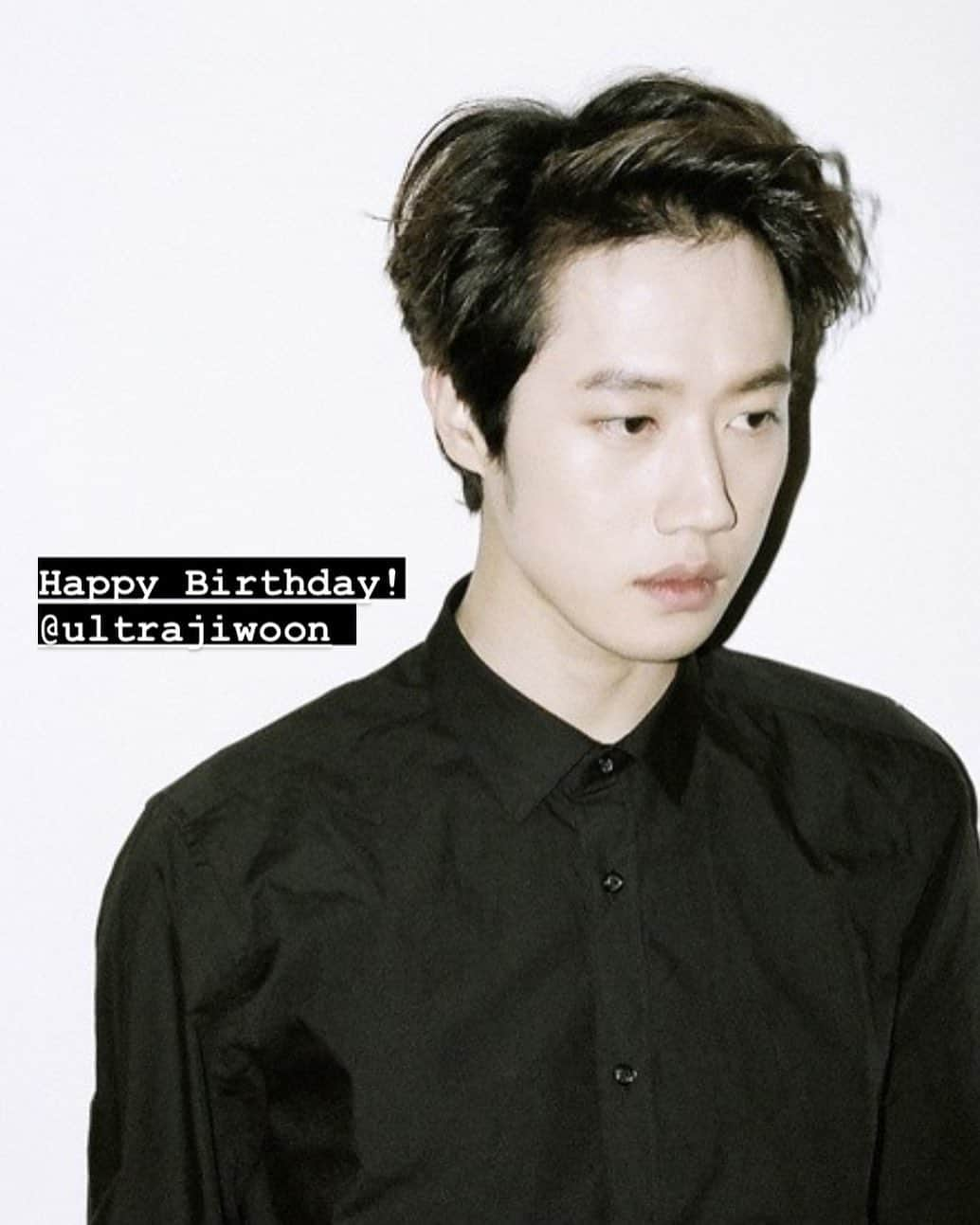 munzi_87さんのインスタグラム写真 - (munzi_87Instagram)「🥳♥️Happy Birthday @ultrajiwoon !♥️🥳  9월 2일, 지운 님의 생일을 진심으로 축하드립니다!  시기가 좋지 않은 만큼 어디서든 신경이 많이 쓰이고 예민해지는 요즘이지만,  오늘 하루 만큼은 지운님과 모두가 행복한 하루 보내시길 바랍니다.  생일 너무 너무 축하드려요, 항상 멋진 나의 울트라!   올해도 축하글을 올릴 수 있음에 감사합니다 ☺️  - 올해로 두 분의 생일을 축하드린 횟수가 6번째네요. 매년마다 두 분의 생일이 다가오면 왜인지 모르게 떨립니다. 제 생일은 잊어도 원중님과 지운님 두 분 생일은 잊지 않고 있는 것 같아요 😂 단순히 자급자족으로 하고 있는 팬 계정이지만 덕분에 행복한 추억이 많습니다. 앞으로도 그럴 거구요! 비록 이런저런 일 때문에 이전보다는 많이 느릿느릿해졌지만 마음은 6년 전과 같습니다. 아마도 변함 없이 멋진 두 분 덕분이겠죠 ㅎ.ㅎ 가능하다면 앞으로도 쭉 이렇게 두 분을 응원하는 자리에 있고 싶네요. ☺️♥️ #hbd #박지운」9月2日 0時15分 - munji_87