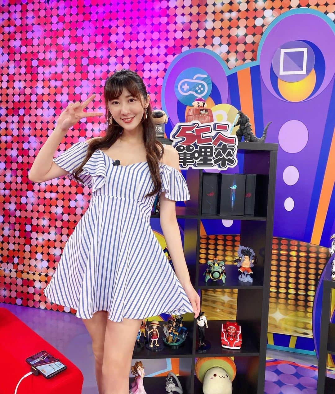 茉晶さんのインスタグラム写真 - (茉晶Instagram)「今天又來 @wvetv 五廢了🥳  整場錄影都超歡樂，我遊戲是真的有進步啦🥺 只是依然最後一名⋯  被工作填滿的一天🖤 明天一樣繼續加油💪」9月2日 0時31分 - lin.mo.jing