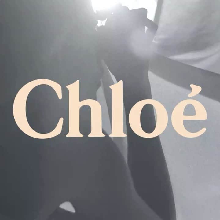 ルーシー・ボイントンのインスタグラム：「Here it is ✨ #CHLOEgirls #IAmChloe @chloe」