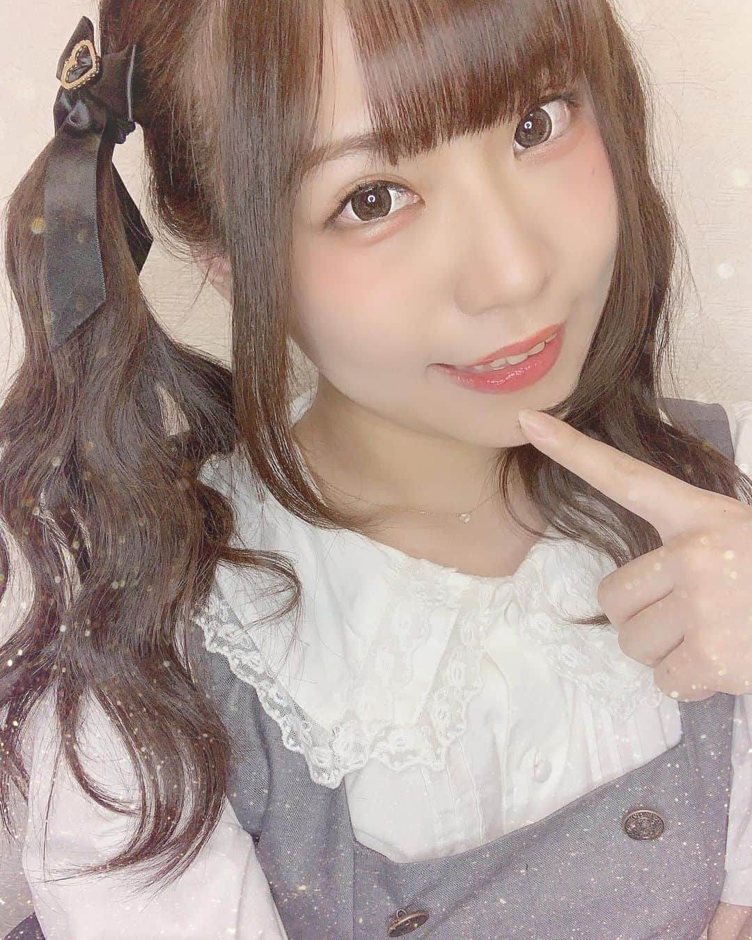 城崎ひまりさんのインスタグラム写真 - (城崎ひまりInstagram)「新しいお洋服でるんるん♪ #Fint #todayscode #twintail #ribon #girl #idol #ツインテール #コーデ #巻き髪」9月2日 0時49分 - shirosakihimari