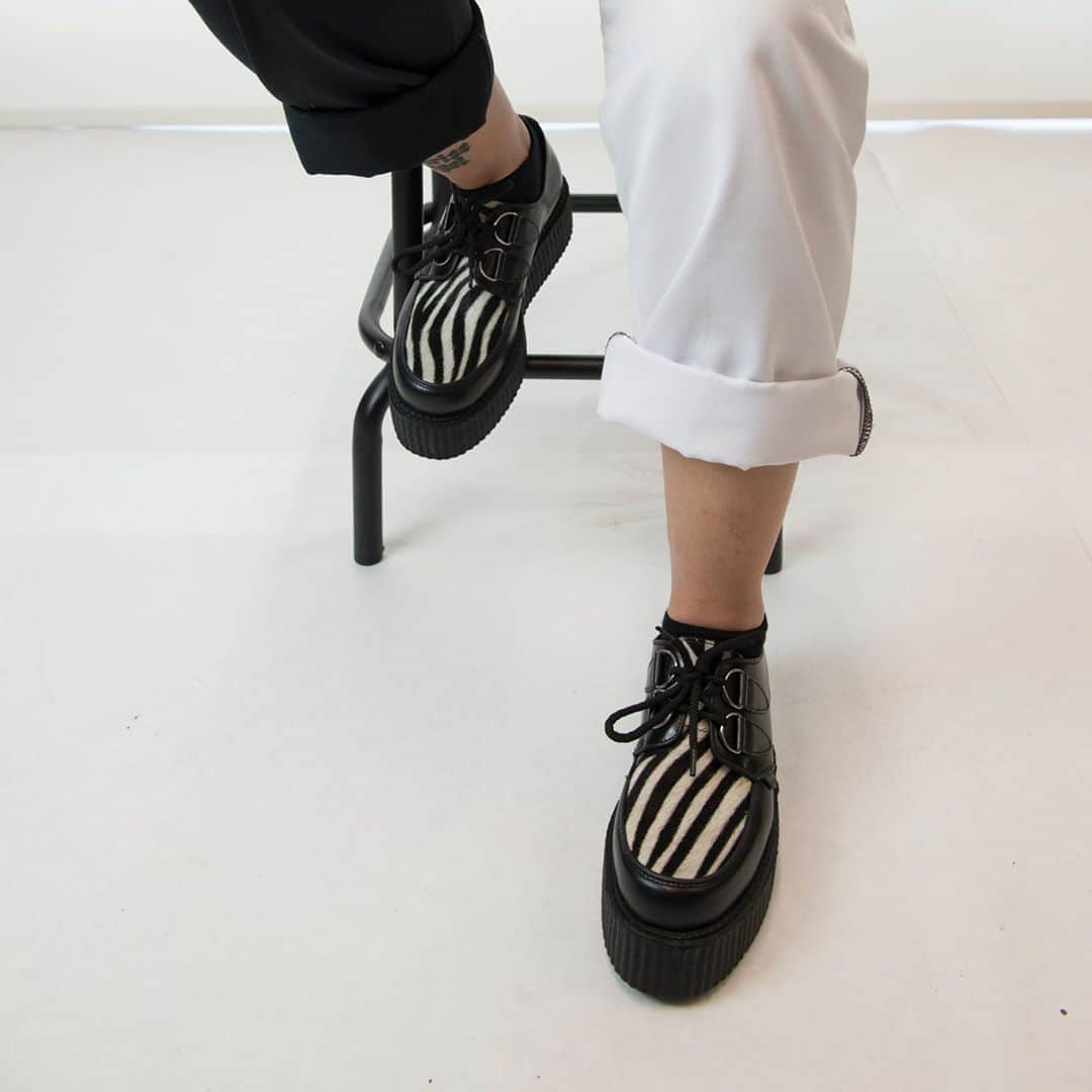 アンダーグラウンドのインスタグラム：「The Original Wulfrun Creeper- this option in black leather with contrasting zebra print "pony "apron. We produce these in small batches to ensure that our production remains sensible and sustainable.⁠ ⁠ Available exclusively from our online store ⁠ ⁠ ⁠ ⁠ #UndergroundEngland #UndergroundShoes #UndergroundCreeper #WulfrunCreeper #Creepers #Underground #Wulfrun #OriginalCreeper #algender」