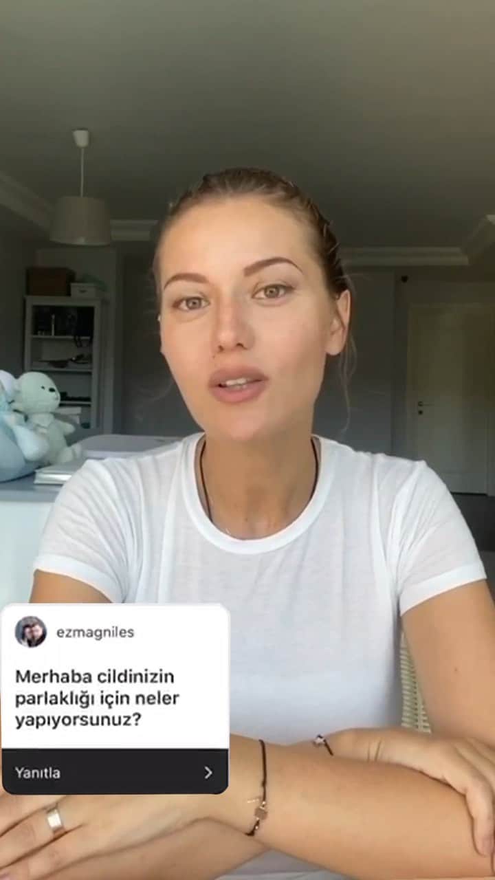 Fahriye Evcenのインスタグラム：「Hyaluron Uzmanı hakkında merak edilen çok fazla soru vardı, en çok gelenleri bir video ile yanıtlamak istedim」