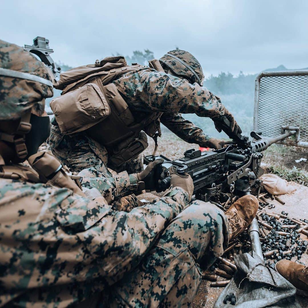 アメリカ海兵隊さんのインスタグラム写真 - (アメリカ海兵隊Instagram)「One-Man Pit Crew  Marines with 3rd Battalion, @3dMarDiv fire an M2 .50 caliber machine gun on Camp Hansen, Okinawa, Japan, to maintain their proficiency in crew served weapons.  (U.S. Marine Corps photo by Lance Cpl. Jackson Dukes)  #USMC #Marines #Military #50cal」9月2日 1時06分 - marines