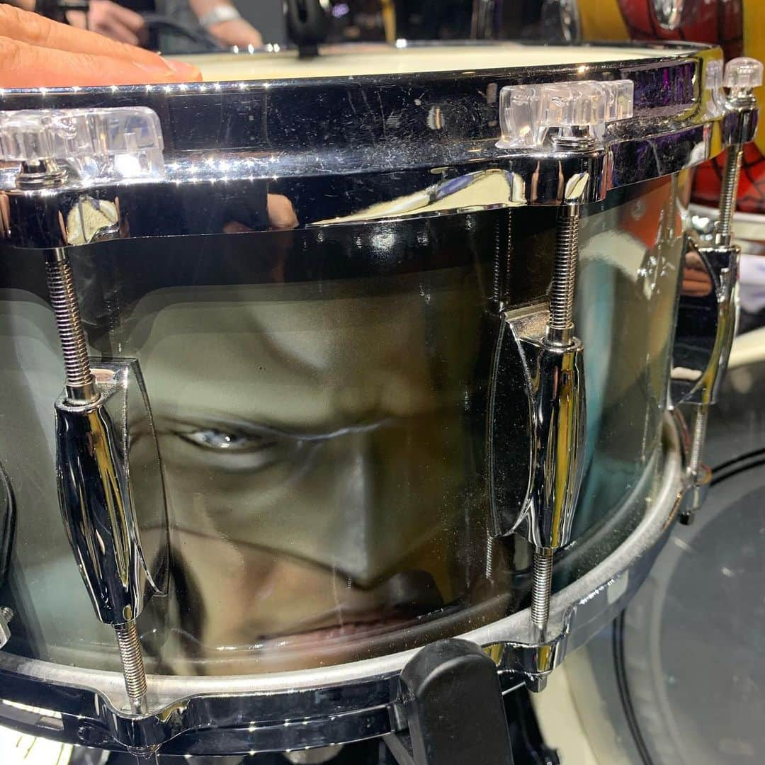 ハリー・ジャッドさんのインスタグラム写真 - (ハリー・ジャッドInstagram)「Used this Kit again for the first time since the McBusted tour. RIP @paulkarslakefa who created this piece of art 🙌🏻 (swipe to see close up pics) 👉🏻 #Marvel #dc #dccomics #batman #spiderman #joker #thejoker #wonderwoman #mortalkombat #ironman #sonic #hulk #gretschdrums #customdrums #drums」9月2日 1時06分 - harryjudd