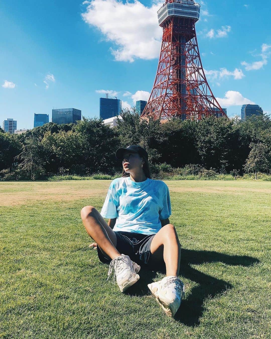 藤川ありすのインスタグラム：「__ 9月になりました🤘🏽 去年の9月ってULTRAjapanだったっけ…今年の9月は何したらいいかわかんないので、オススメ教えてください🍁📚🍠🎃」