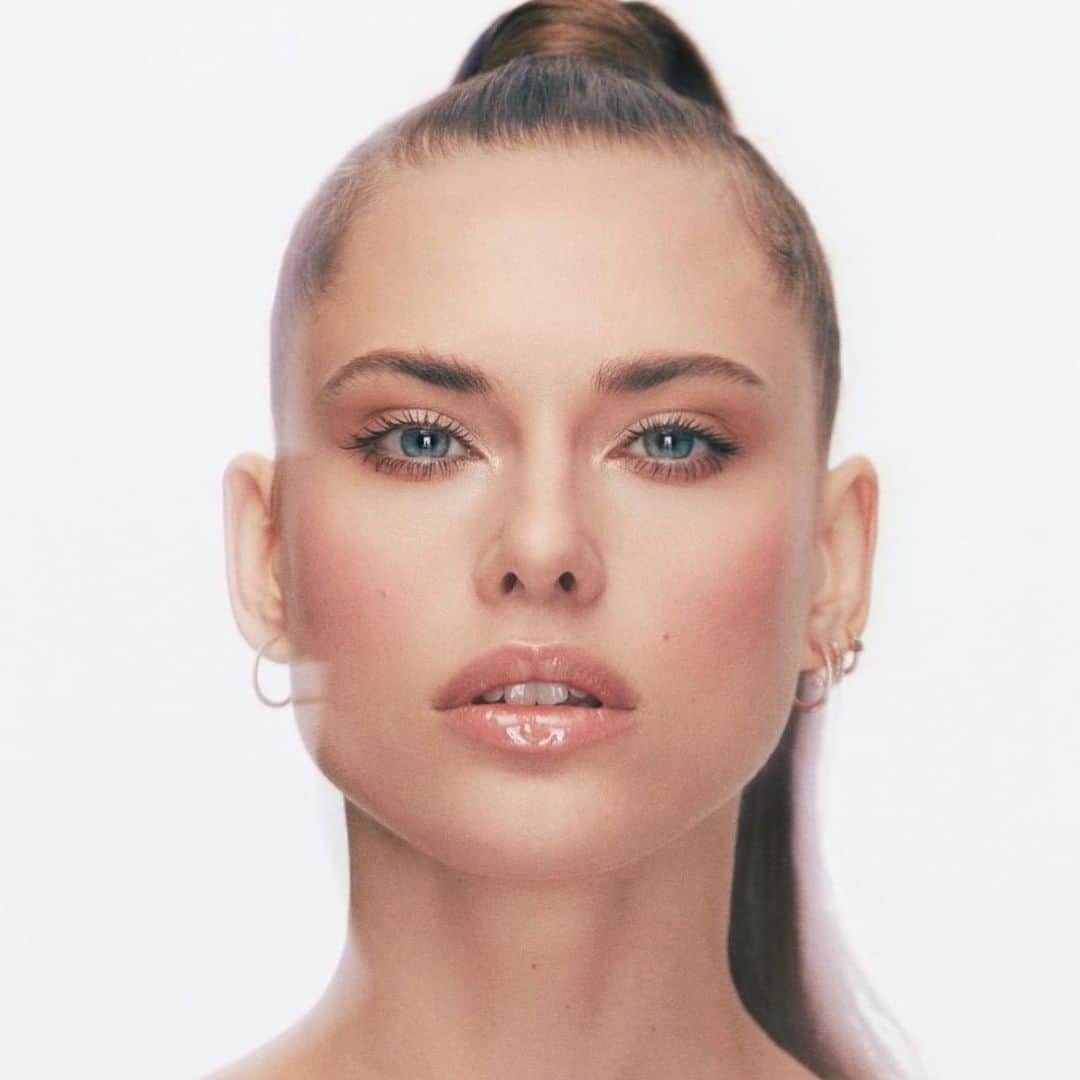 Lana Zakocelaのインスタグラム：「For @kkwbeauty with @gregswalesart 😻」