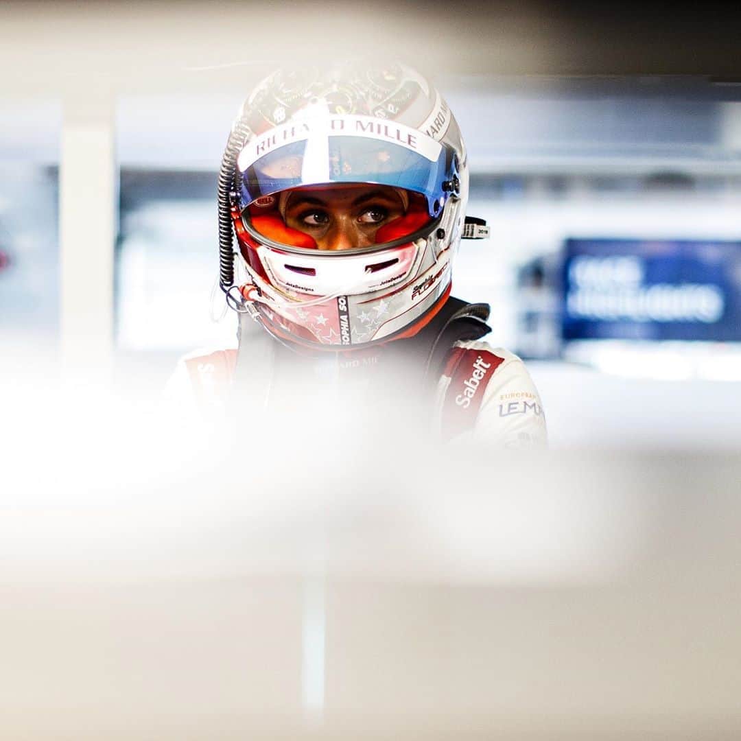 のインスタグラム：「The time you’re ready waiting for the go to jump in the car feel like the longest 🙄🤭 📸 x @boniphoto  #sophia #sophia99 #changeagent #racegirl #racing #motorsport #endurance #elms #lemans」