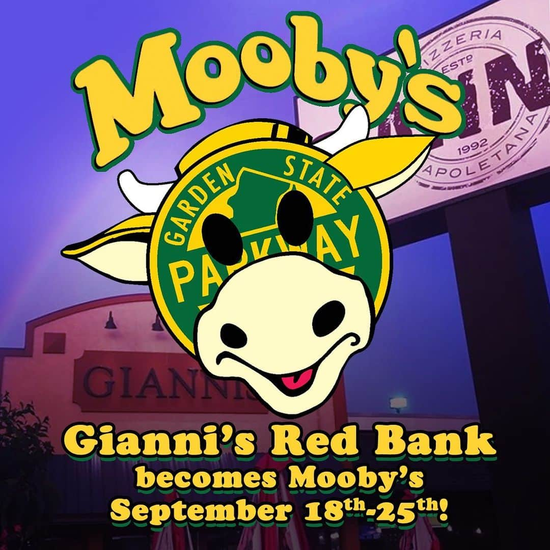 ケヴィン・スミスさんのインスタグラム写真 - (ケヴィン・スミスInstagram)「The @moobyspopup moooves into @giannispizzeria in Red Bank, New Jersey from SEPTEMBER 18th to the 25th. For one week, the fun folks at Gianni’s are turning their exquisite pizzeria into the fake fast food joint most recently seen in @jayandsilentbob Reboot! And because the pop-up only has a one week window, folks will need to make reservations to get inside (like they did in our L.A. location). All the food and fun goes on sale 11am TOMORROW at the #moobyspopup website (link in my bio above). Enormous thanks to the Gianni’s team, who reached out to us about making Mooby’s in Red Bank a reality. They told Mooby’s mastermind @heyitsderekberry that hosting the fake fast foodery from #jayandsilentbobstrikeback and #clerks2 is something of a full-circle affair for them because, back in the day, @jaymewes used to deliver pizza for Gianni’s! Jay can’t make the trip but I’ll be at Mooby’s on opening day, as well as in and out of the pop-up all weekend! And @jayandsilentbobstash will be running a satellite store at the Gianni’s Mooby’s, stocked with all new Mooby’s merch! We’re also trying to set up some sort of drive-in movie event for that same week, so join the mailing list at Mooby’s Pop Up .com for more info! Never thought I’d see an actual Mooby’s in the town I was born! I hope this will be as udderly delightful for everyone else as it is for me! Make your reservation Tomorrow at 11am! #KevinSmith #moobys #redbanknj #redbank #newjersey #jayandsilentbob #jayandsilentbobreboot #food #popup #popuprestaurant」9月2日 1時59分 - thatkevinsmith