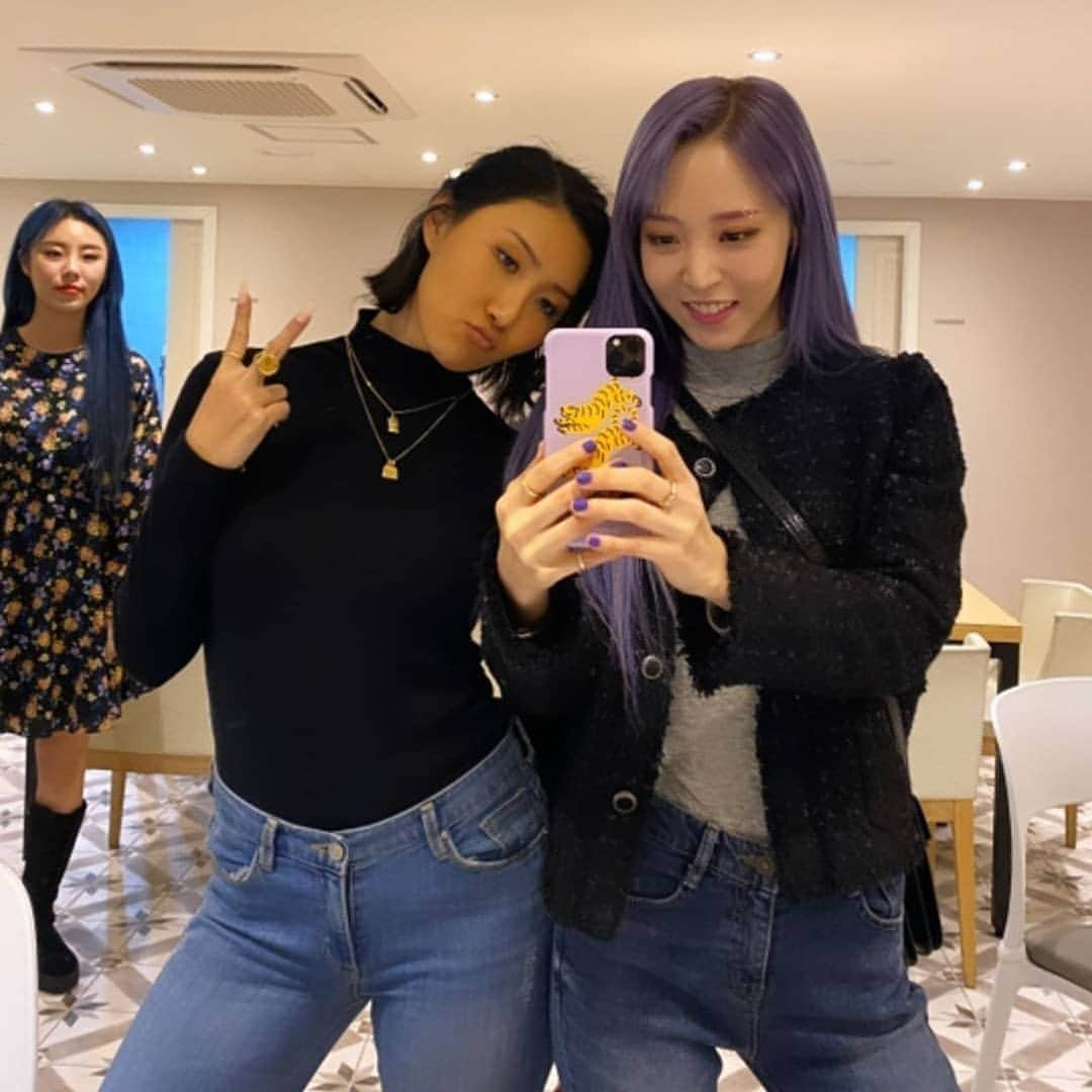 ファサさんのインスタグラム写真 - (ファサInstagram)「#mamamoo #마마무 #hwasa #화사 #hyejin #ahnhyejin #moonbyul #solar #wheein #moomoo #kpop #girlgroup」9月2日 2時03分 - mamamoohwasa