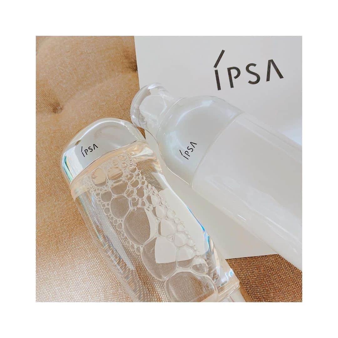のインスタグラム：「* 【IPSA 化粧水&乳液】 . . ずっと気になってた、2つを 自分へのプレゼントとして買いました✨ . . . びっくりするくらい潤うので めちゃめちゃ好きです🥰 . . #ipsa #skincare #present」