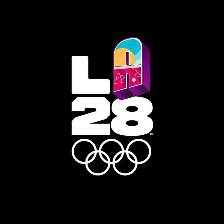 アレックス・モーガンのインスタグラム：「So excited for the Olympic & Paralympic Games to come to Los Angeles! I loved being an #LA28Creator on this historic emblem launch. We are all a part of the LA story, and together, we demonstrate the magic of our amazing city. Every voice matters. #LA28 @la28games」