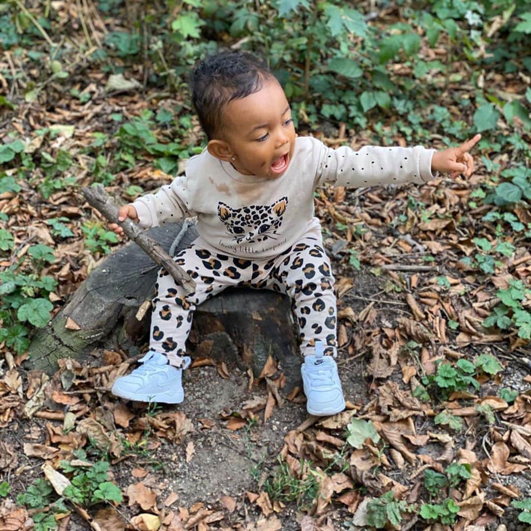 ジョン・コルドバのインスタグラム：「Disfrutando su día de parque👧🏽❤️😍」