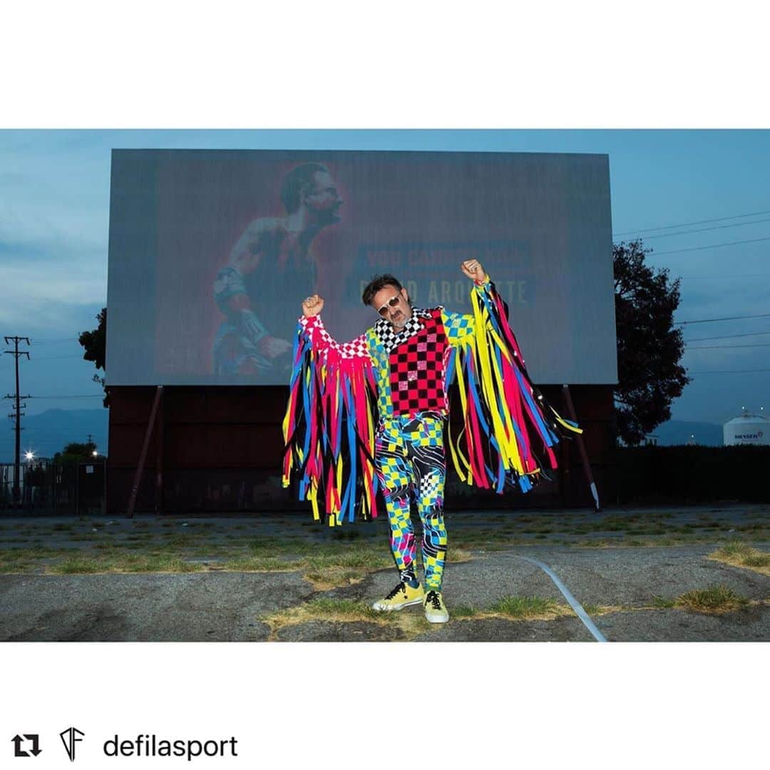 デヴィッド・アークエットさんのインスタグラム写真 - (デヴィッド・アークエットInstagram)「THANK YOU! #Repost @defilasport with @make_repost ・・・ You Cannot Kill David Arquette drive-in premier outfit by me!  With a lot of help from @allhellbrookeloose on the moto jacket!  Go stream @davidarquette and @fisherpricejames’s doc.  It’s awesome!  . . . #YCKDA #youcannotkilldavidarquette #davidarquette #ddp #jungleboy #defila #defilasport」9月2日 3時35分 - davidarquette