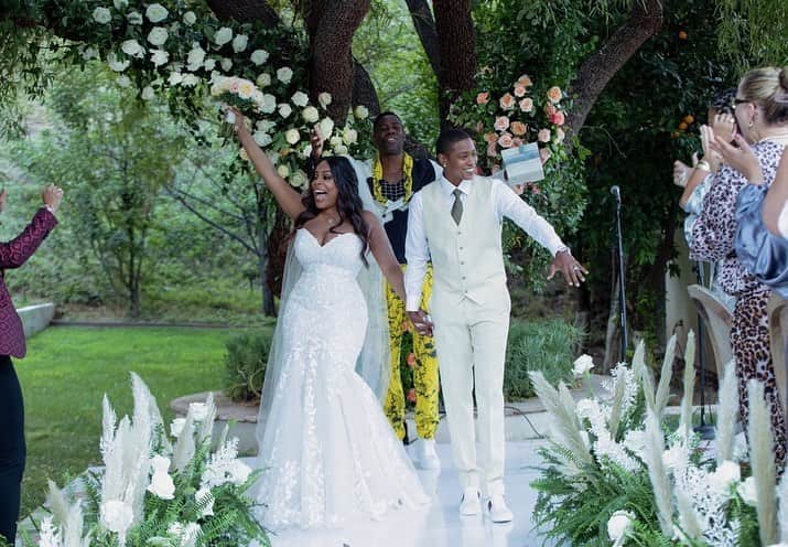 グレン・パウエルのインスタグラム：「I thought we were in the marriage zone...  Congrats Niecy and Jessica! Just promise me you’ll never stop chasing waterfalls...」