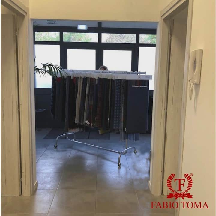 ファビオトーマさんのインスタグラム写真 - (ファビオトーマInstagram)「A preview of our new lab/showroom in Rome. Come to visit us!   #madeinitaly #showroom  #clothingmanufacturer」9月2日 4時00分 - fabio_toma