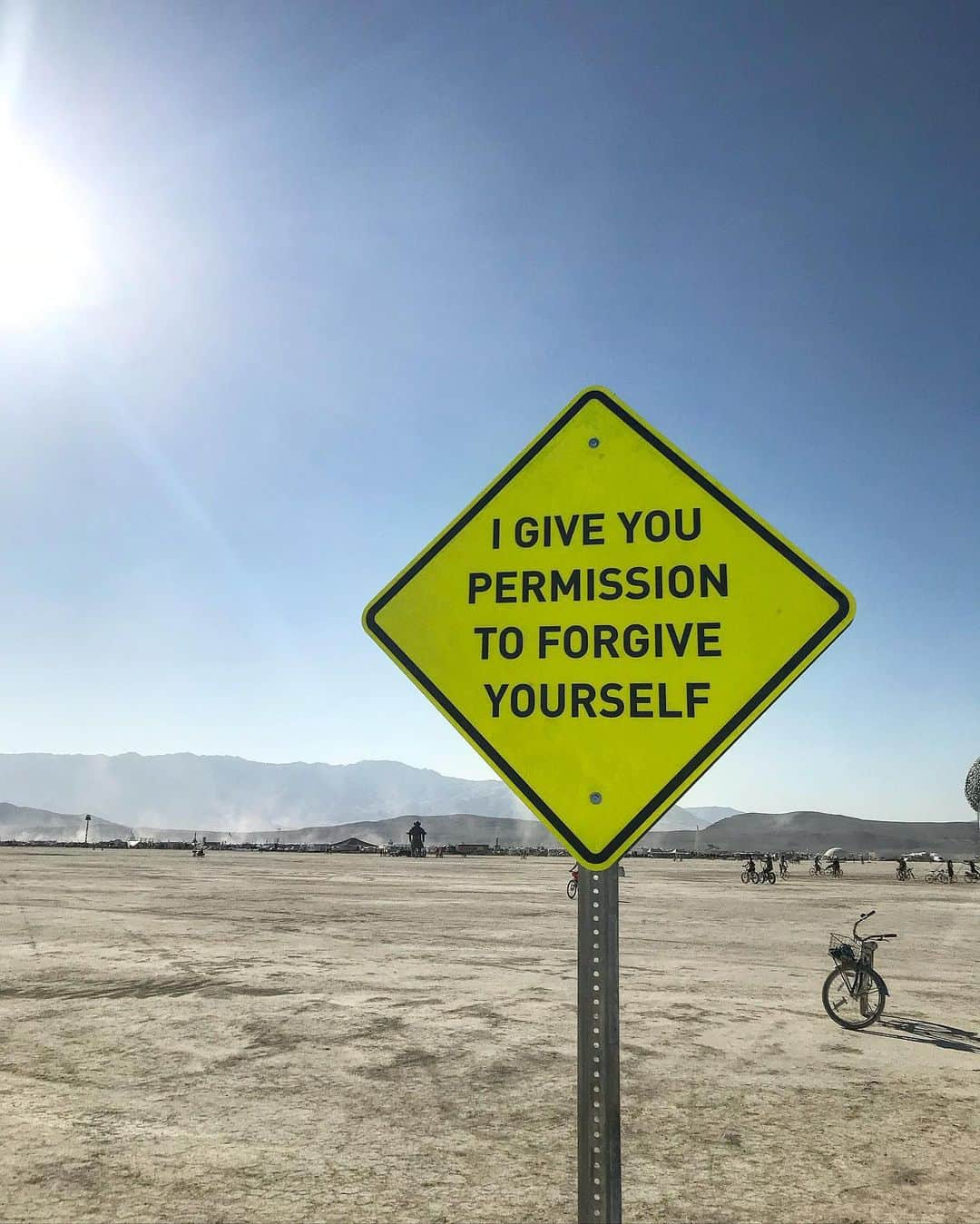 Alfredo Floresさんのインスタグラム写真 - (Alfredo FloresInstagram)「nothing to see here #burningman」9月2日 4時05分 - alfredoflores