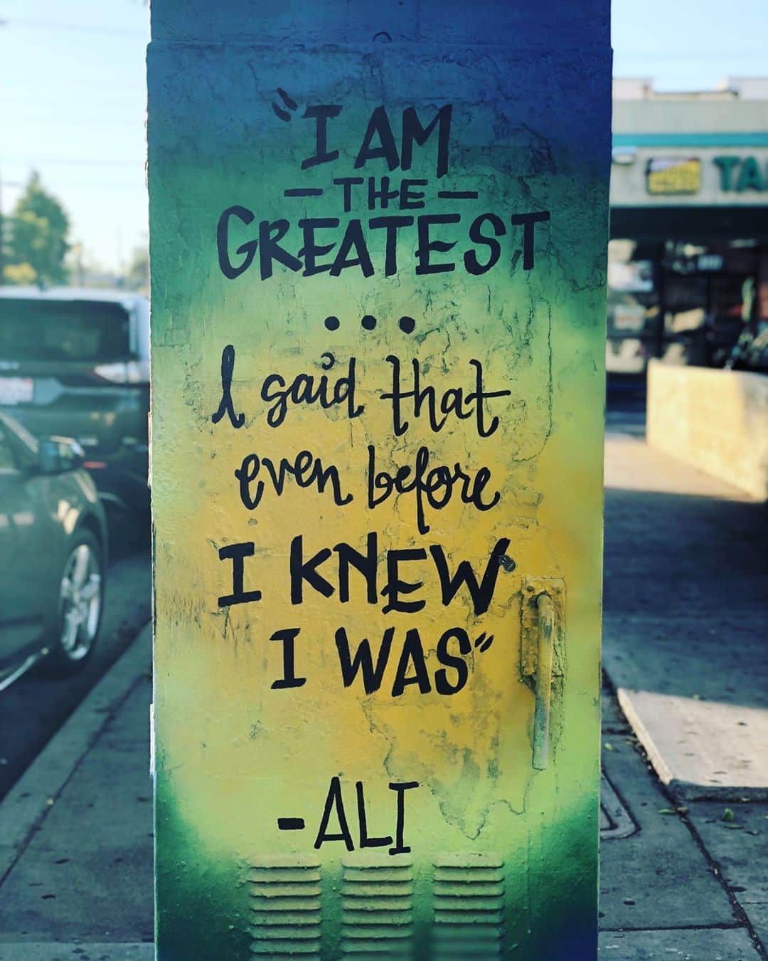 コンスタンス・ジマーのインスタグラム：「September 1st. Don’t wait for someone else to tell you how great you are. Go through life knowing you are. #mondaymotivation #muhammadali」