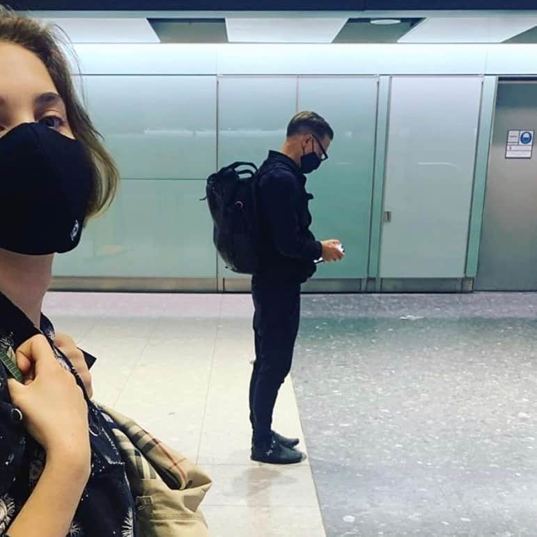 ブライアン・アダムスのインスタグラム：「When you get papped at the airport!」