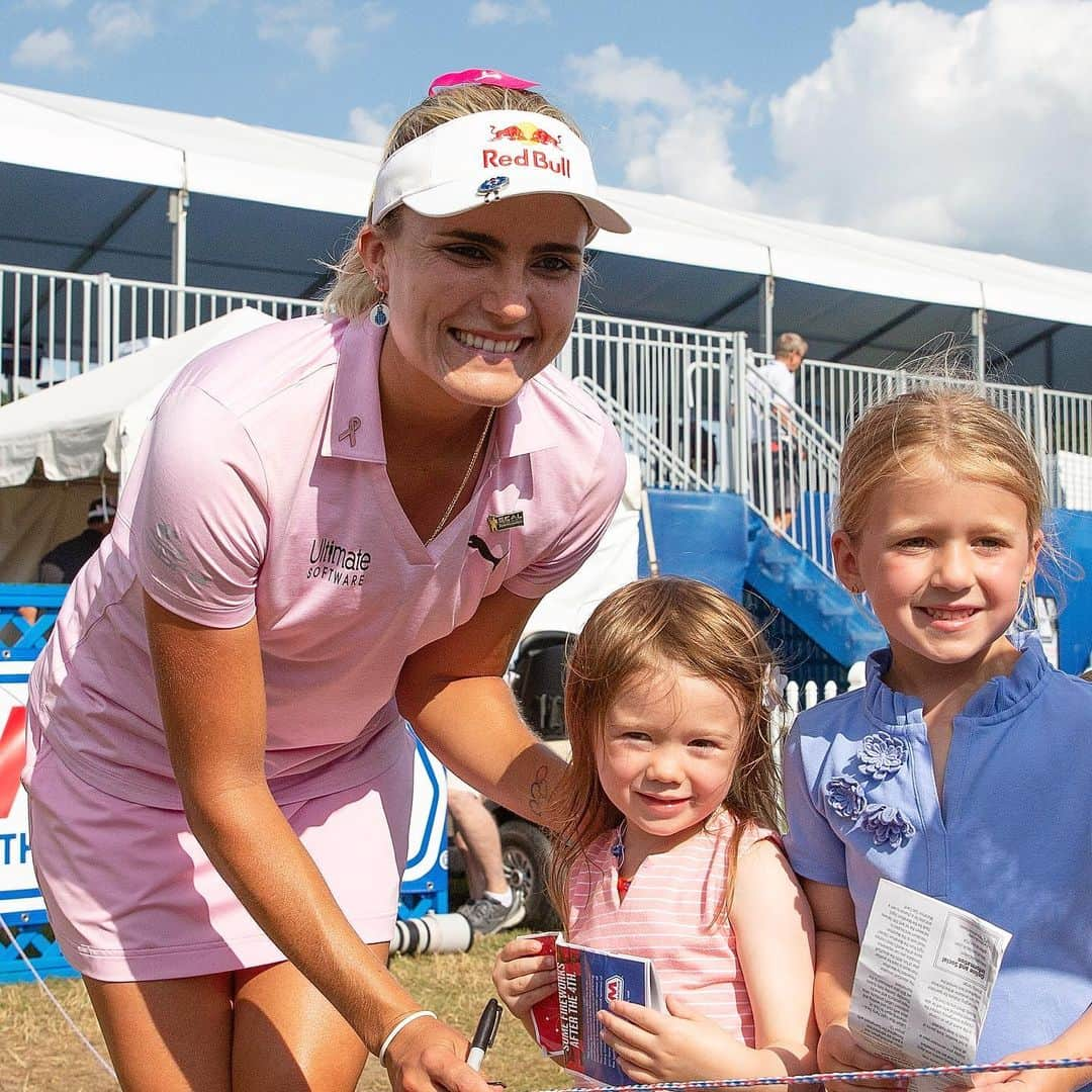 レクシー・トンプソンさんのインスタグラム写真 - (レクシー・トンプソンInstagram)「Here’s to the next generation of girls on tour. Happy #WomensGolfDay 💪🏼」9月2日 4時47分 - lexi