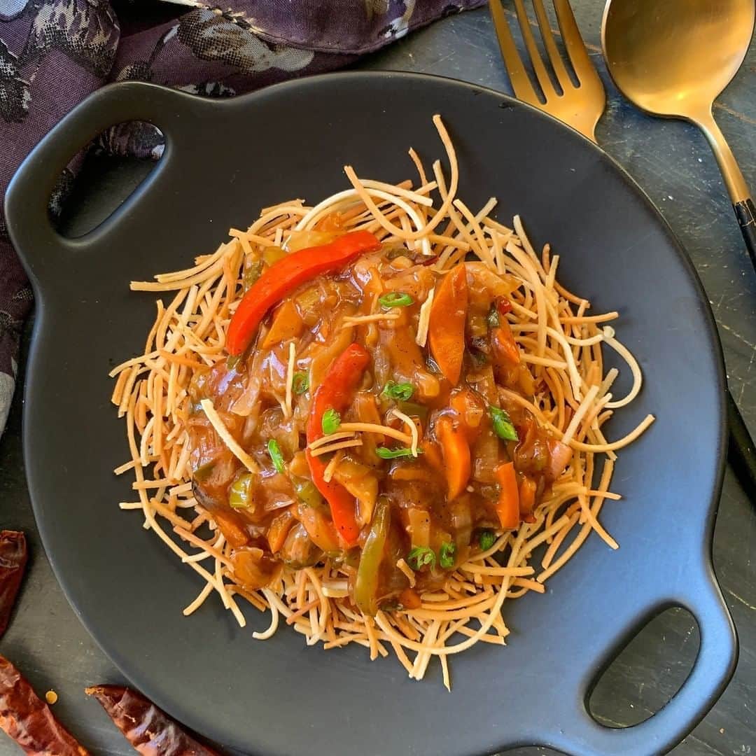 Archana's Kitchenさんのインスタグラム写真 - (Archana's KitchenInstagram)「You will absolutely love this delectable American Chop Suey which is a classic Indo Chinese recipe made with crispy noodles topped with sweet and spicy sauce and loaded with vegetables too. Get the recipe from the smart.bio link in my profile @archanaskitchen. . . . . . #recipes #easyrecipes #lunch #indochinese #chopsuey #americanchopsuey #indochineserecipes #indochinesefood #indochinesefoodlovers #healthyeating #highprotein #homemadefood #eatfit #cooking #food #healthyrecipes #foodphotography #recipeoftheday #comfortfood #deliciousfood #delicious #instayum」9月2日 14時30分 - archanaskitchen